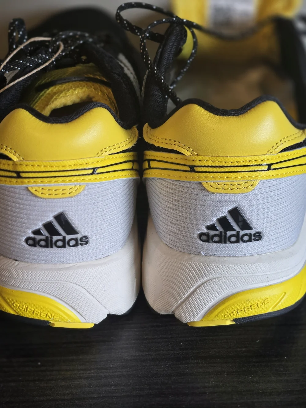 Adidas Adizero Womens 10.5 Black & Yellow Running Shoes New